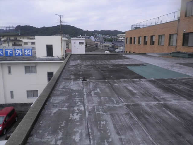 松尾内科医院　屋上防水改修工事（着工前）